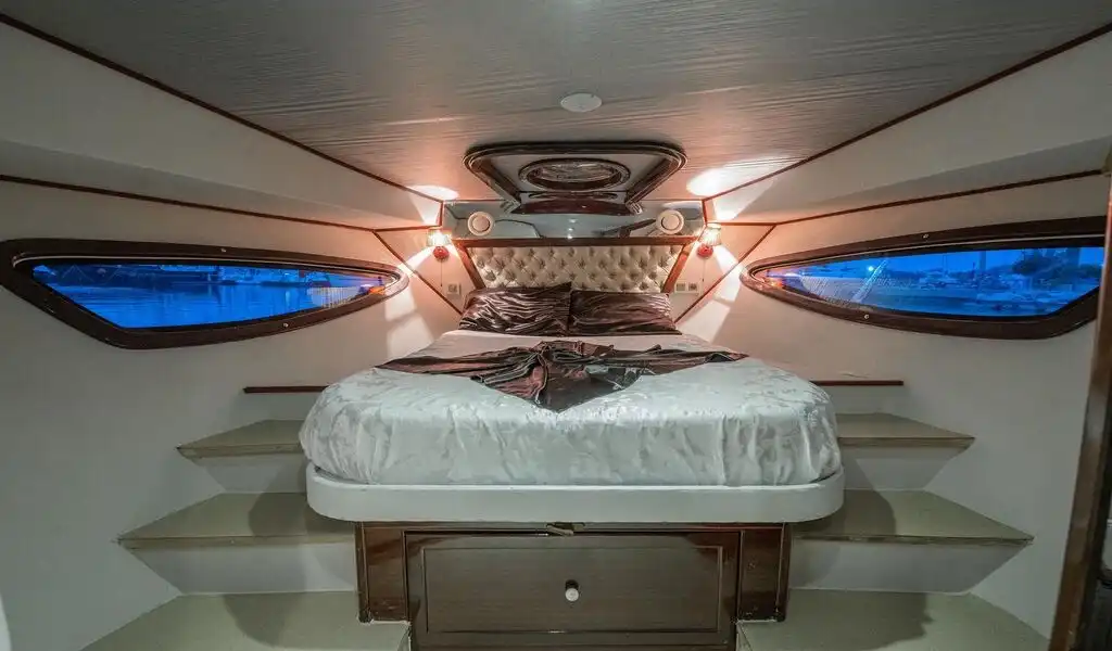 YACHT NUMA